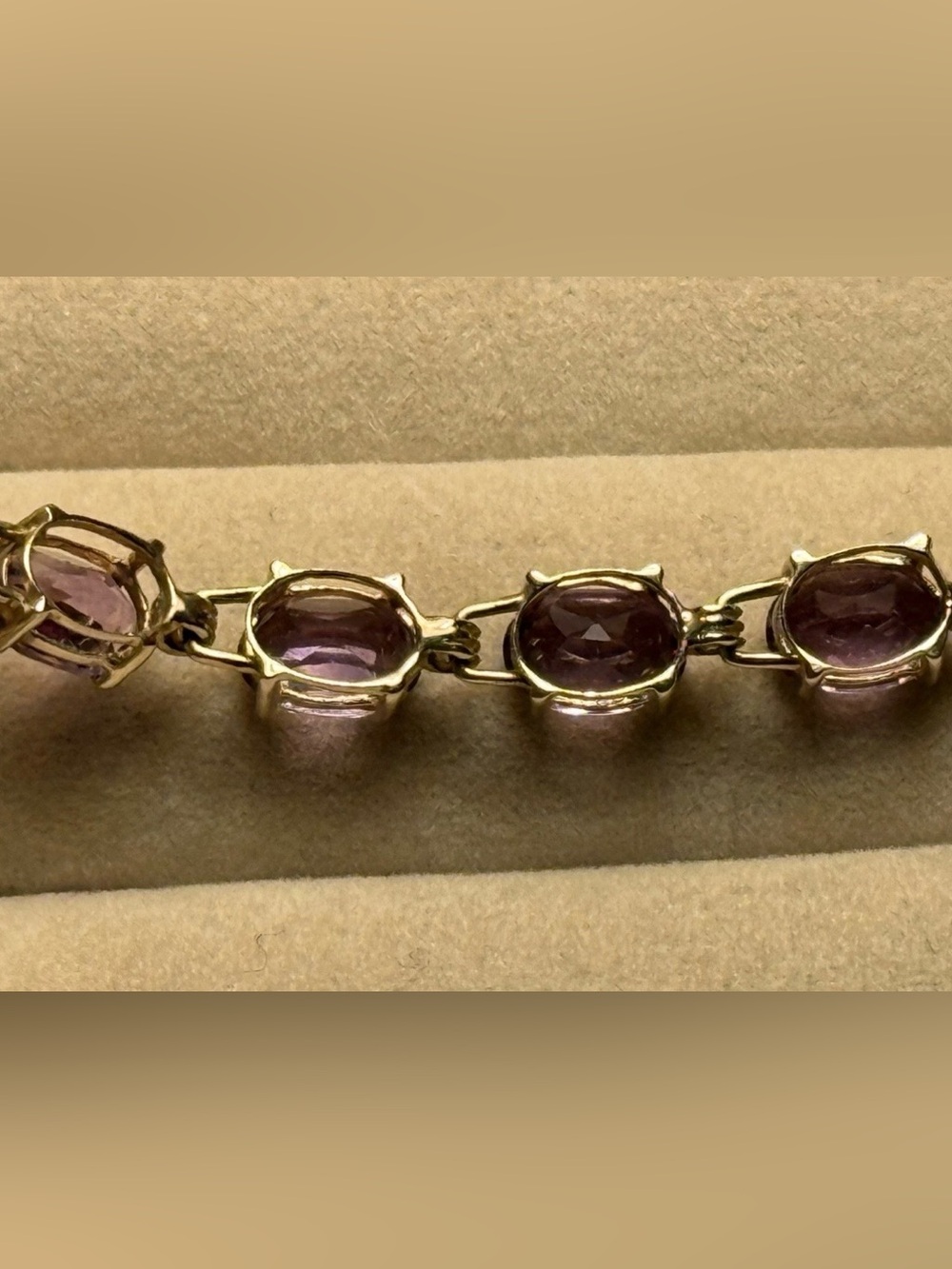 Genuine Amethyst 18 Stone 10kt YG Bracelet 7.5" W/Box Clasp Safety Latch - Picture 12 of 12